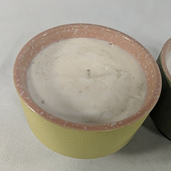 Illume 2 Set Candles Citron & Vetiver 11.9 oz 338 g NEW $78 MSRP Green Yellow - Picture 2 of 11